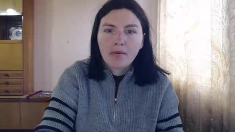 Snapshot of alinaxjames chatting on 05/01/26, 11:48 AlinaxJames online show from 05/01/26, 11:48