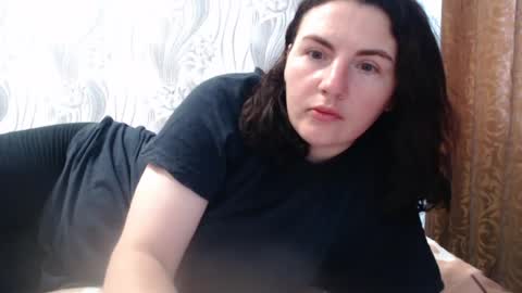 Snapshot of alinaxjames chatting on 06/17/26, 08:06 AlinaxJames online show from 06/17/26, 08:06
