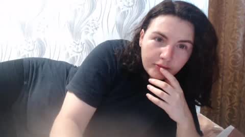 Snapshot of alinaxjames chatting on 06/21/26, 08:06 AlinaxJames online show from 06/21/26, 08:06