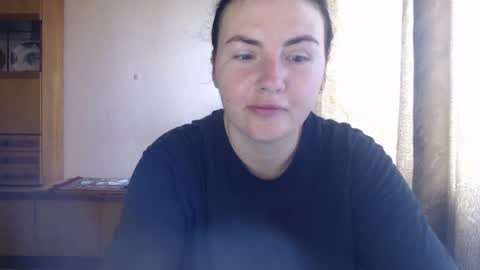 Snapshot of alinaxjames chatting on 06/22/26, 08:22 AlinaxJames online show from 06/22/26, 08:22