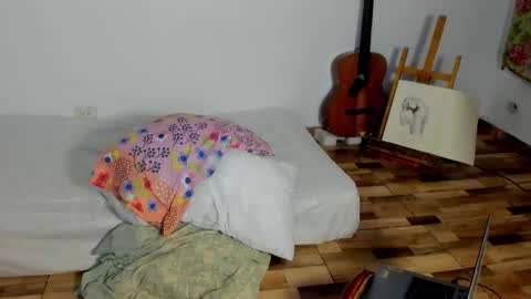 Snapshot of aliotttwink chatting on 12/03/25, 01:24 AliotTwink online show from 12/03/25, 01:24