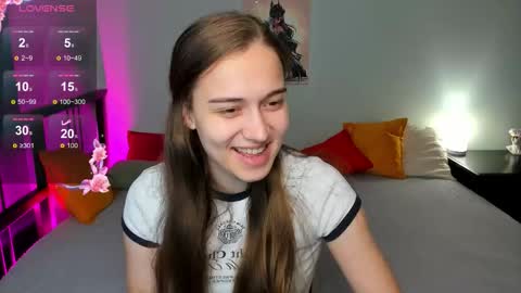 Snapshot of alisa__kelly chatting on 10/18/25, 12:57 alisa__kelly online show from 10/18/25, 12:57
