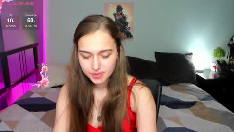 Snapshot of alisa__kelly chatting on 11/21/25, 02:43 alisa__kelly online show from 11/21/25, 02:43