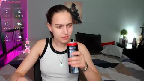 Snapshot of alisa__kelly chatting on 11/23/25, 02:11 alisa__kelly online show from 11/23/25, 02:11