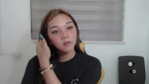 Shanti xhey online show from 01/30/25, 01:33