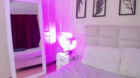     online show from 02/04/25, 07:00