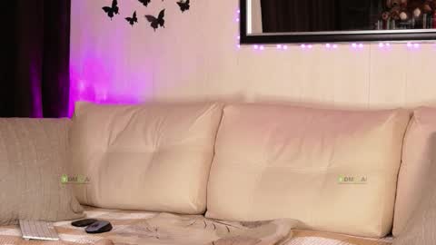 Snapshot of alisabo chatting on 11/12/25, 02:01 Alice online show from 11/12/25, 02:01