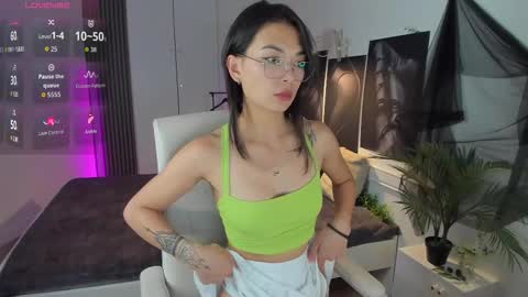 Snapshot of alisasian chatting on 09/26/25, 02:21 Alice online show from 09/26/25, 02:21
