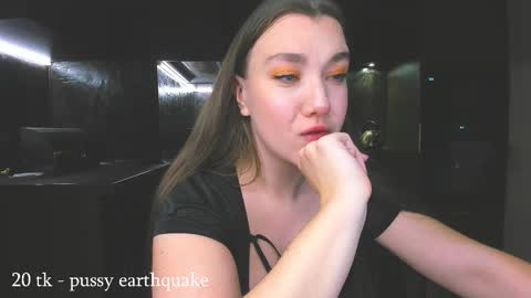 Snapshot of alisaxfox chatting on 10/27/25, 02:10 Alisa online show from 10/27/25, 02:10