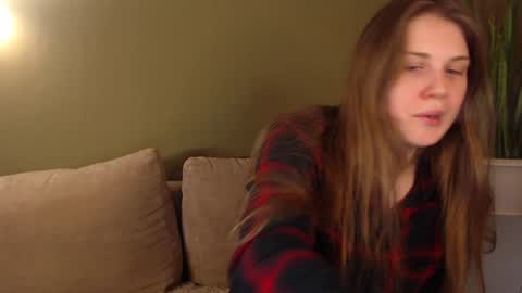 Snapshot of alisaxxxshy chatting on 12/25/24, 01:42 alisaxxxshy online show from 12/25/24, 01:42