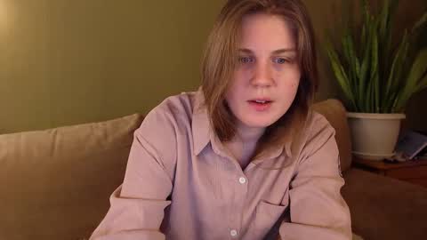 Snapshot of alisaxxxshy chatting on 02/11/25, 11:43 alisaxxxshy online show from 02/11/25, 11:43