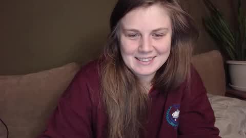 Snapshot of alisaxxxshy chatting on 11/21/25, 10:52 alisaxxxshy online show from 11/21/25, 10:52