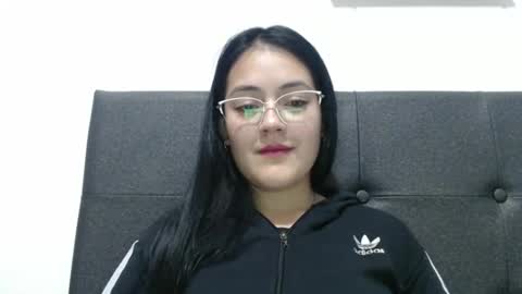 alisha_9997 online show from 10/14/25, 12:44