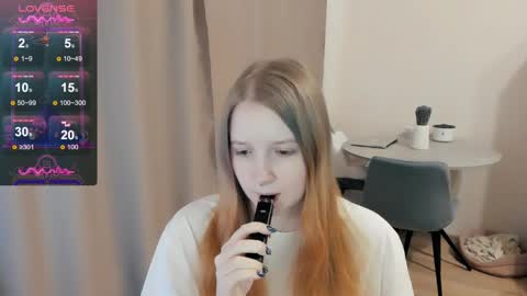 Snapshot of alisha_ley chatting on 03/04/25, 10:35 Alya online show from 03/04/25, 10:35