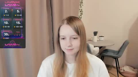 Snapshot of alisha_ley chatting on 09/13/25, 04:40 Alya online show from 09/13/25, 04:40