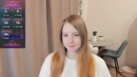 Snapshot of alisha_ley chatting on 09/14/25, 04:44 Alya online show from 09/14/25, 04:44