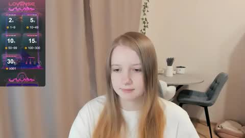 Snapshot of alisha_ley chatting on 09/15/25, 07:47 Alya online show from 09/15/25, 07:47