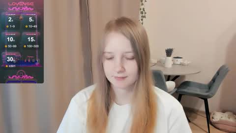 Snapshot of alisha_ley chatting on 09/19/25, 04:40 Alya online show from 09/19/25, 04:40