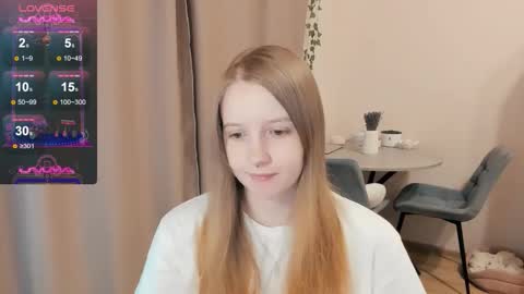 Snapshot of alisha_ley chatting on 09/21/25, 04:19 Alya online show from 09/21/25, 04:19