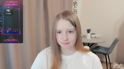 Snapshot of alisha_ley chatting on 10/12/25, 06:01 Alya online show from 10/12/25, 06:01