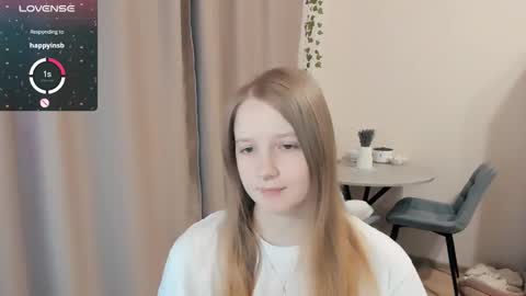 Snapshot of alisha_ley chatting on 10/27/25, 05:44 Alya online show from 10/27/25, 05:44