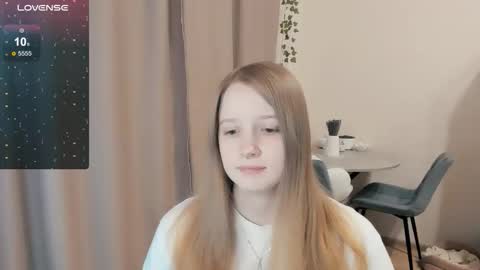 Snapshot of alisha_ley chatting on 11/11/25, 12:43 Alya online show from 11/11/25, 12:43