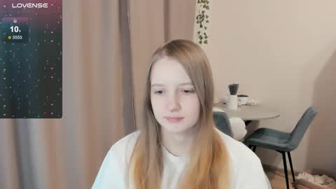 Snapshot of alisha_ley chatting on 11/11/25, 02:06 Alya online show from 11/11/25, 02:06