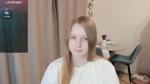 Snapshot of alisha_ley chatting on 11/12/25, 02:12 Alya online show from 11/12/25, 02:12