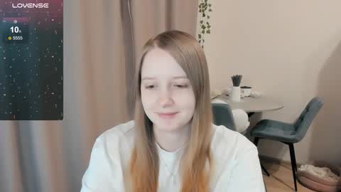 Snapshot of alisha_ley chatting on 11/13/25, 05:01 Alya online show from 11/13/25, 05:01