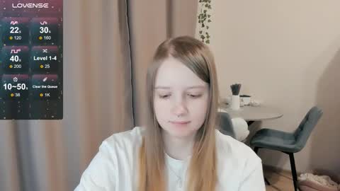 Snapshot of alisha_ley chatting on 11/14/25, 01:32 Alya online show from 11/14/25, 01:32