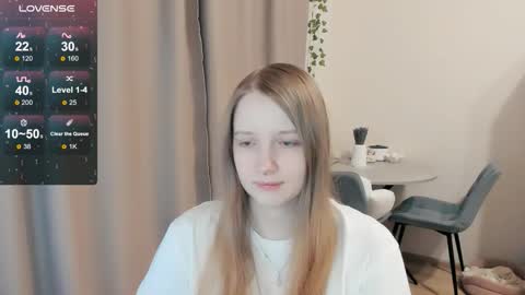 Snapshot of alisha_ley chatting on 11/21/25, 07:01 Alya online show from 11/21/25, 07:01