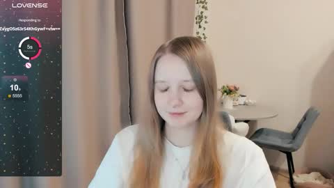 Snapshot of alisha_ley chatting on 11/28/25, 05:37 Alya online show from 11/28/25, 05:37