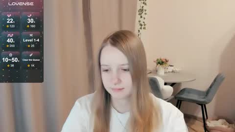 Snapshot of alisha_ley chatting on 11/29/25, 01:25 Alya online show from 11/29/25, 01:25