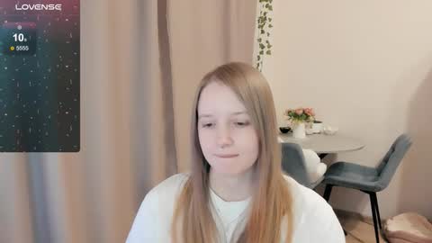 Snapshot of alisha_ley chatting on 12/13/25, 07:53 Alya online show from 12/13/25, 07:53