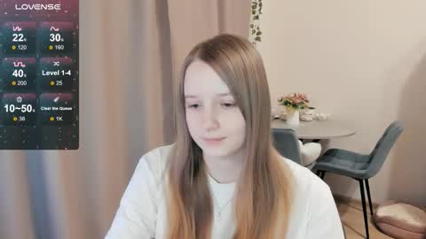 Snapshot of alisha_ley chatting on 01/08/26, 10:45 Alya online show from 01/08/26, 10:45