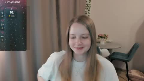 Snapshot of alisha_ley chatting on 04/14/26, 09:54 Alya online show from 04/14/26, 09:54