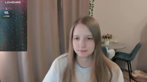 Snapshot of alisha_ley chatting on 04/25/26, 07:44 Alya online show from 04/25/26, 07:44
