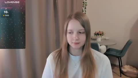 Snapshot of alisha_ley chatting on 04/26/26, 08:39 Alya online show from 04/26/26, 08:39