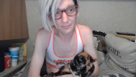 Snapshot of alishaluv chatting on 06/15/26, 04:04 Alisha online show from 06/15/26, 04:04