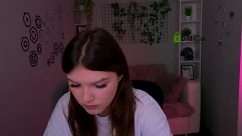 Alisha online show from 05/20/26, 01:39
