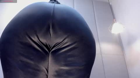 Snapshot of alishapalmer chatting on 05/26/26, 12:01 online show from 05/26/26, 12:01