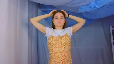 Snapshot of alisia_spinnet chatting on 01/10/25, 06:53 Alisia online show from 01/10/25, 06:53