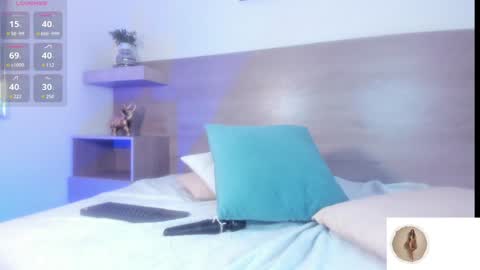 Snapshot of alison222_ chatting on 01/31/25, 10:42 A L I S O N online show from 01/31/25, 10:42