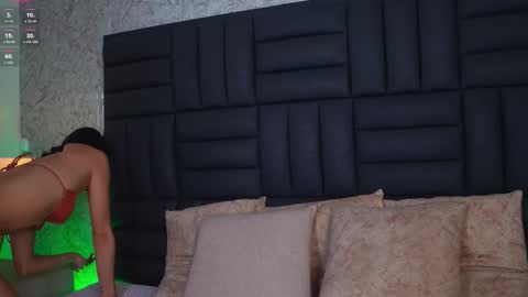 Snapshot of alison222_ chatting on 11/24/25, 12:05 A L I S O N online show from 11/24/25, 12:05