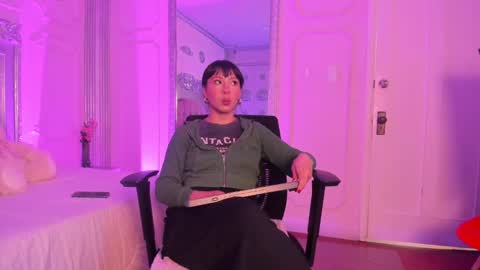 Snapshot of alisonfishert chatting on 01/06/25, 11:40 Alison Fishert online show from 01/06/25, 11:40