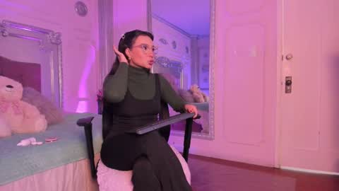 Snapshot of alisonfishert chatting on 01/09/25, 11:58 Alison Fishert online show from 01/09/25, 11:58