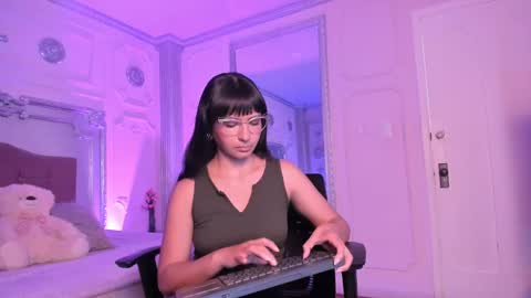 Snapshot of alisonfishert chatting on 02/05/25, 11:44 Alison Fishert online show from 02/05/25, 11:44