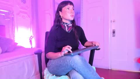Snapshot of alisonfishert chatting on 02/12/25, 11:51 Alison Fishert online show from 02/12/25, 11:51