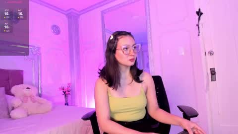 Snapshot of alisonfishert chatting on 10/17/25, 01:03 Alison Fishert online show from 10/17/25, 01:03