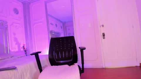 Alison Fishert online show from 12/02/25, 12:21